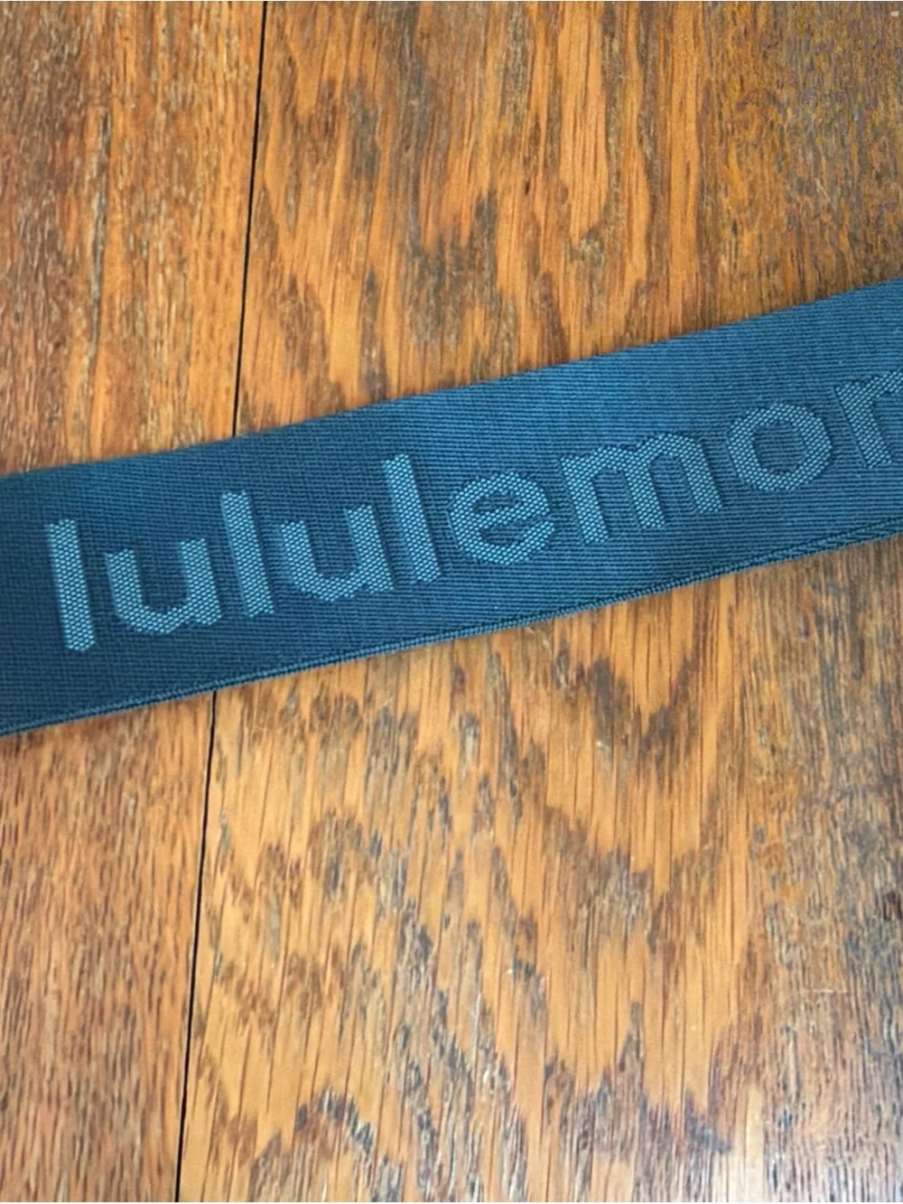 Lululemon Never Lost Lanyard Key Chain Green Preowned   12” long